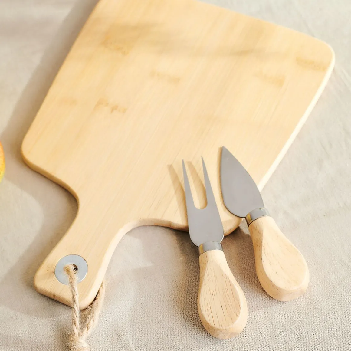 deska_bambou_z_zestawem_n_5.webp Deska Bambou Z Zestawem Nozy 26X19 Cm