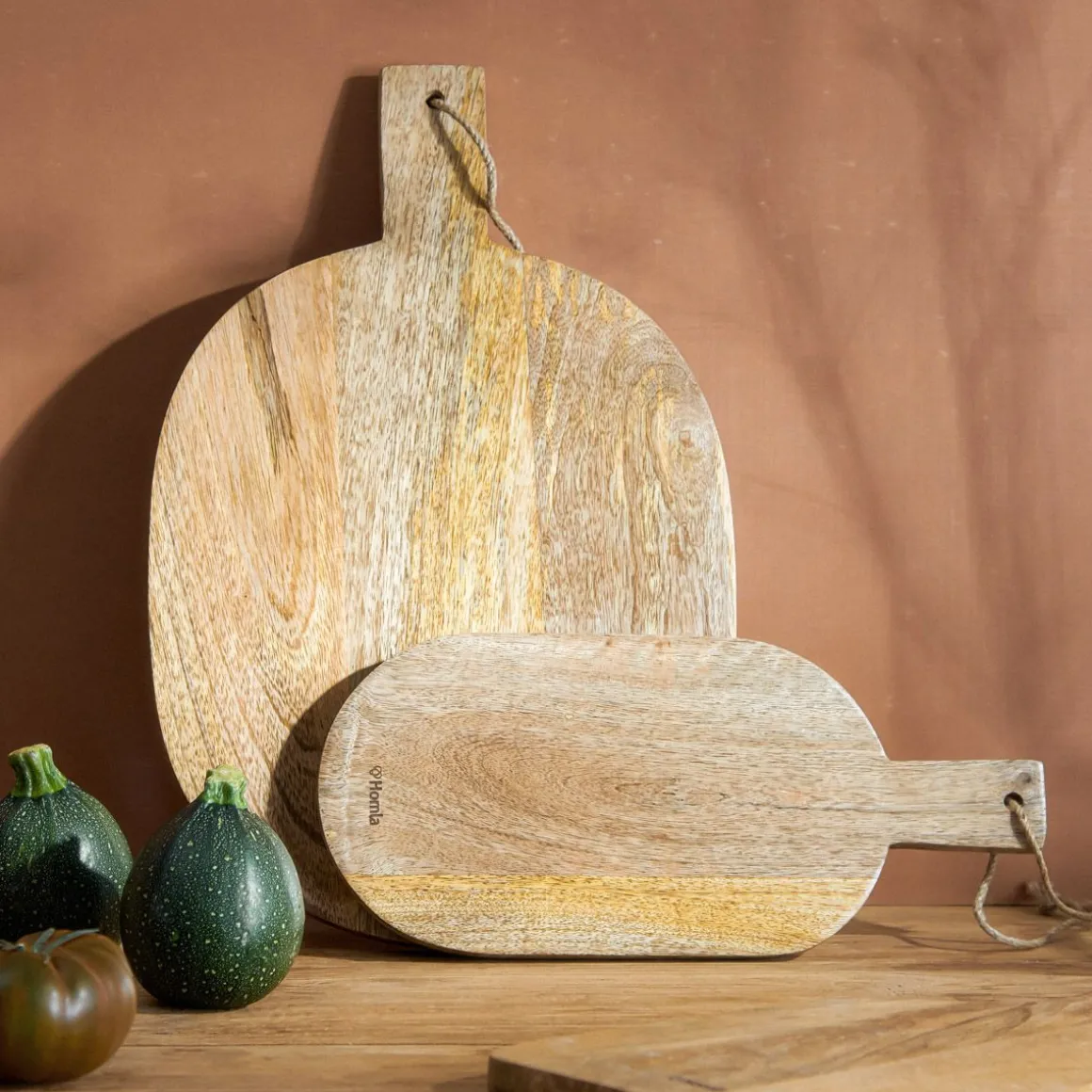 deska_soser_mango_drewnia_2.webp Deska Soser Mango Drewniana Z Uchwytem 42X27 Cm