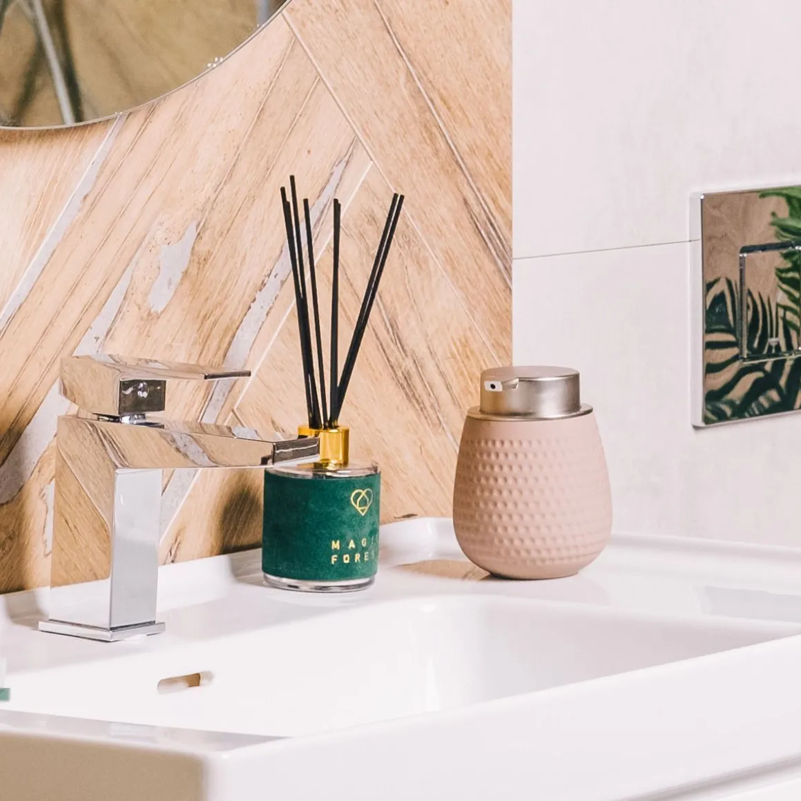 dyfuzor_zapachowy_eternal_1-5.webp Dyfuzor Zapachowy Eternal Magic Forest 0,1 L