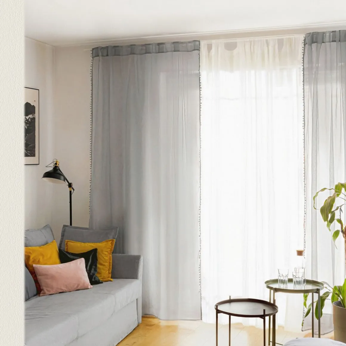 firanka_adi_z_pomponikami_0-3.webp Firanka Adi Z Pomponikami Szara 140X250 Cm