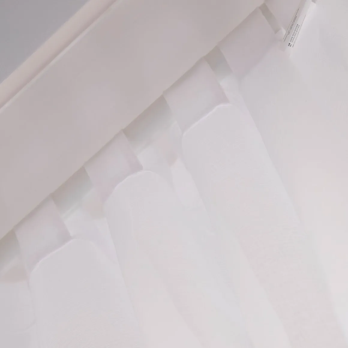 firanka_adi_z_pomponikami_10.webp Firanka Adi Z Pomponikami Biala 140X250 Cm