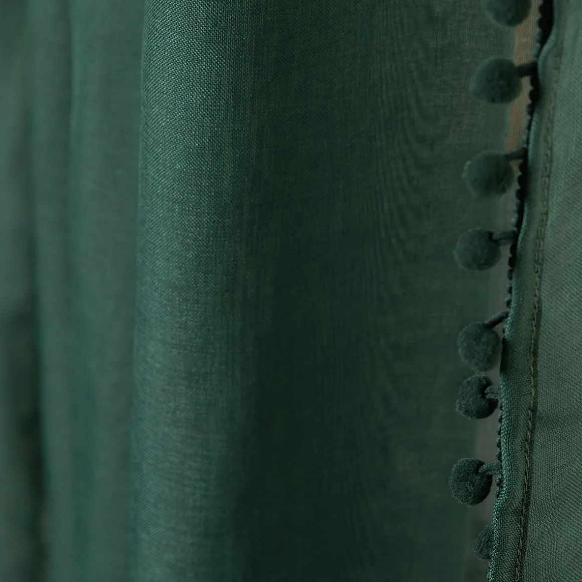 firanka_adi_z_pomponikami_3-2.webp Firanka Adi Z Pomponikami Zielona 140X250 Cm