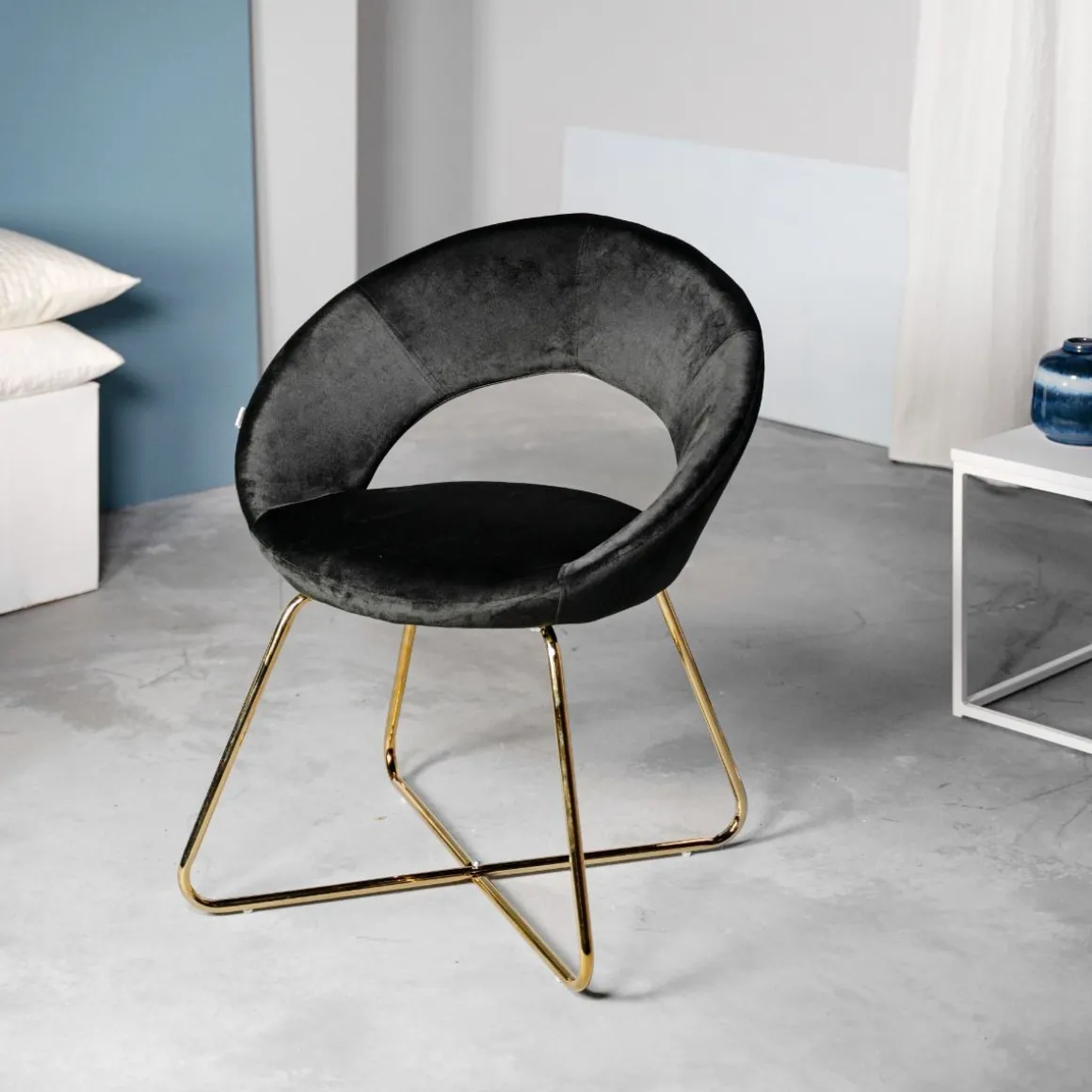 fotel_jared_welurowe_czar_0.webp Fotel Jared Welurowe Czarne 73X47X84 Cm