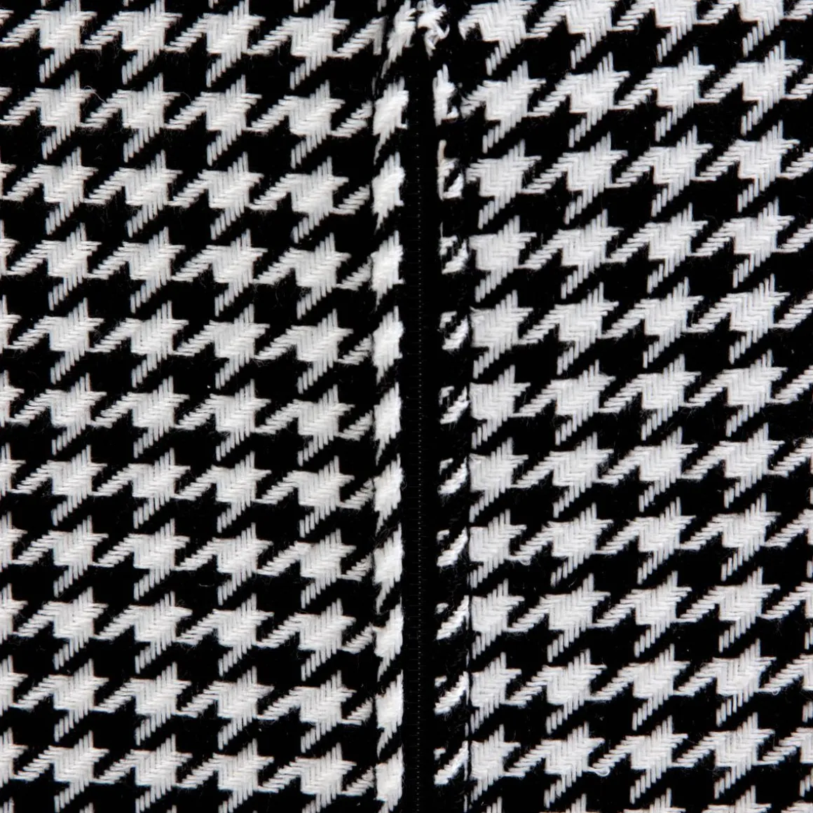 fotel_moss_w_bialoczarna__6.webp Fotel Moss W Bialo-Czarna Pepitke 70X95Cm