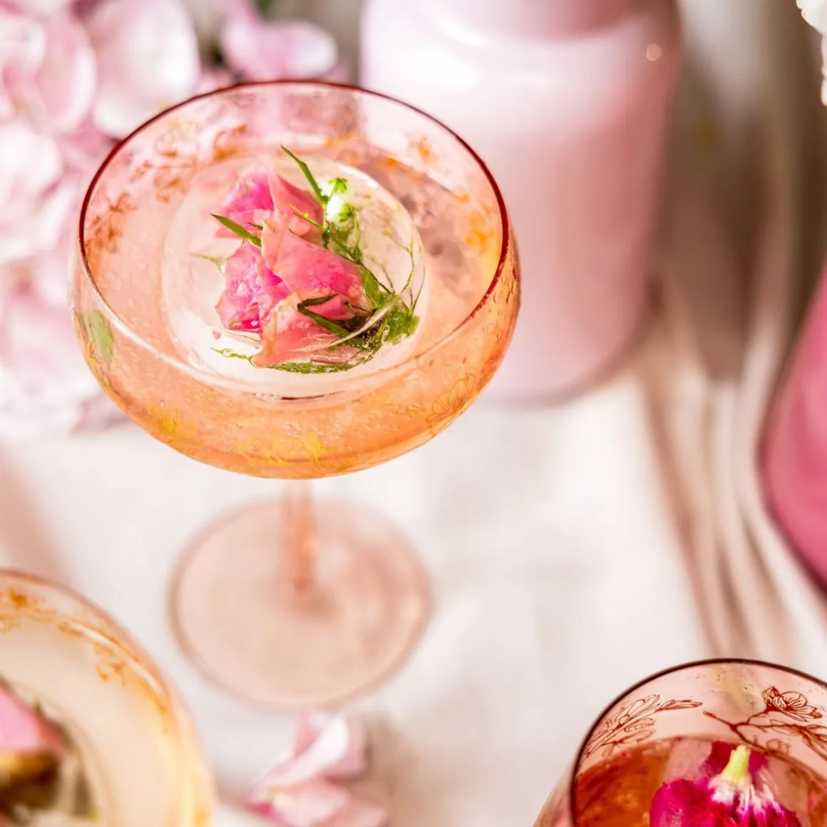 kieliszek_rosella_koktajl_4.webp Kieliszek Rosella Koktajlowy Rozowy 0,2 L