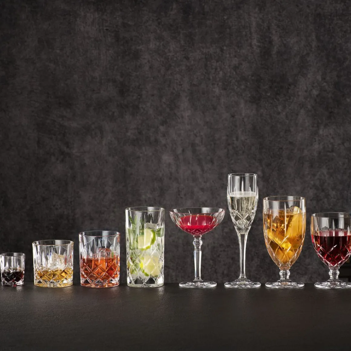 komplet_kieliszkow_nobles_2-1.webp Komplet Kieliszkow Noblesse Wysokich Do Wina 4 Szt. 0,35 L