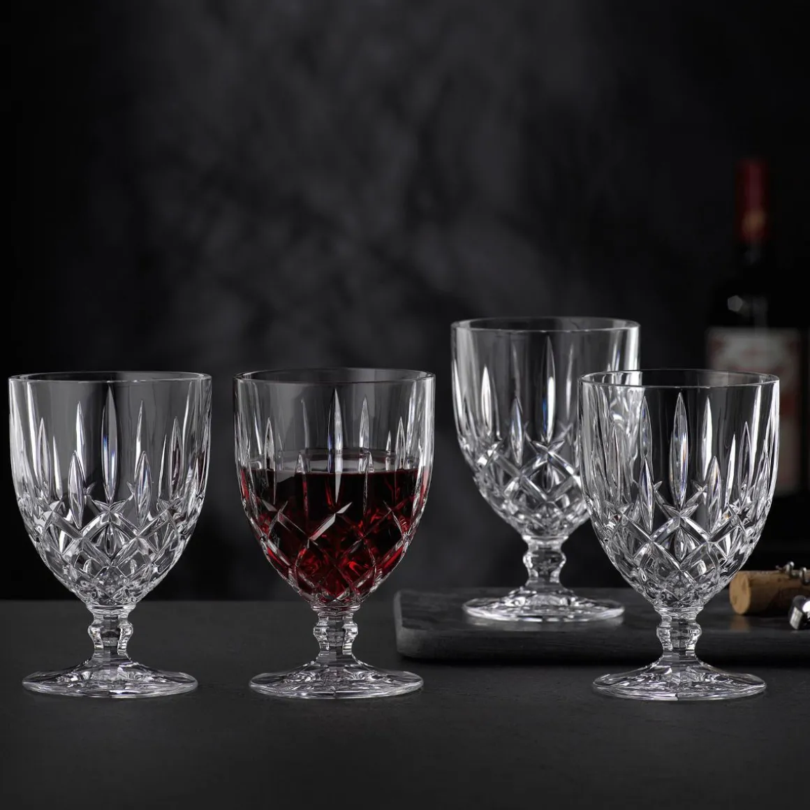 komplet_kieliszkow_nobles_4-1.webp Komplet Kieliszkow Noblesse Wysokich Do Wina 4 Szt. 0,35 L