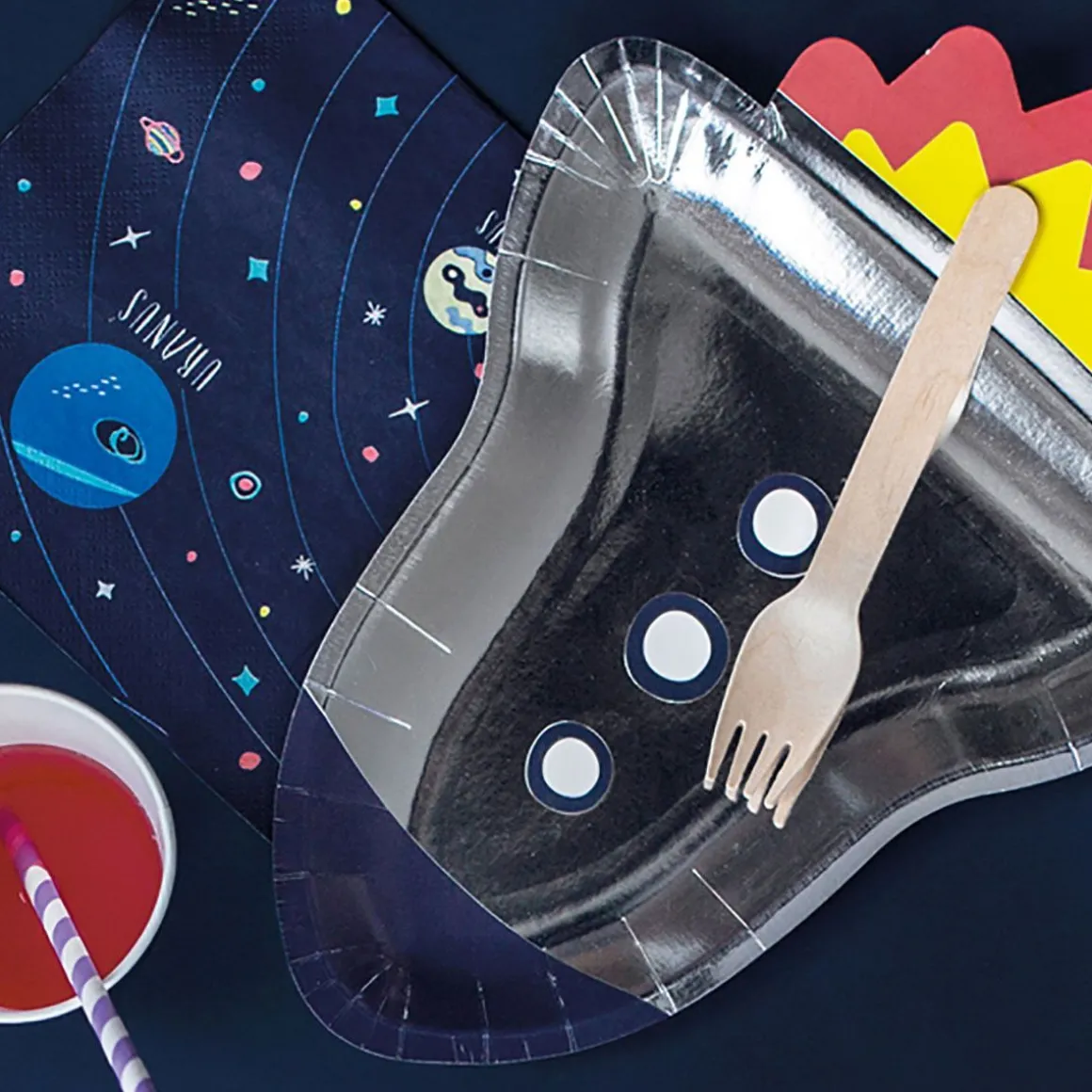 komplet_talerzy_space_pap_1.webp Komplet Talerzy Space Papierowych 6 Szt. 21X29 Cm