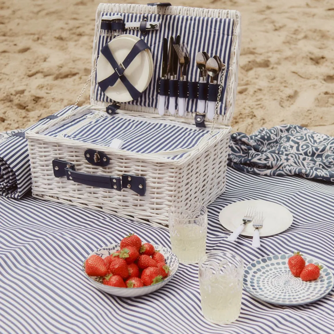 kosz_piknikowy_orlando_dl_0-3.webp Kosz Piknikowy Orlando Dla 4 Osob Z Mata 46X30X20 Cm