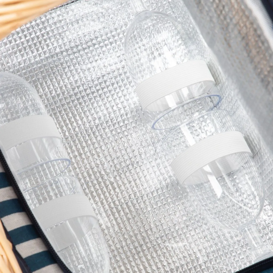 kosz_piknikowy_orlando_dl_4-1.webp Kosz Piknikowy Orlando Dla 4 Osob Z Mata Z Podwojna Klapa 40X28X20 Cm