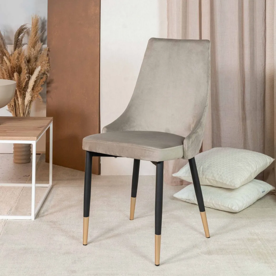 krzeslo_logan_welurowe_be_0.webp Krzeslo Logan Welurowe Bezowe 44X44X92 Cm