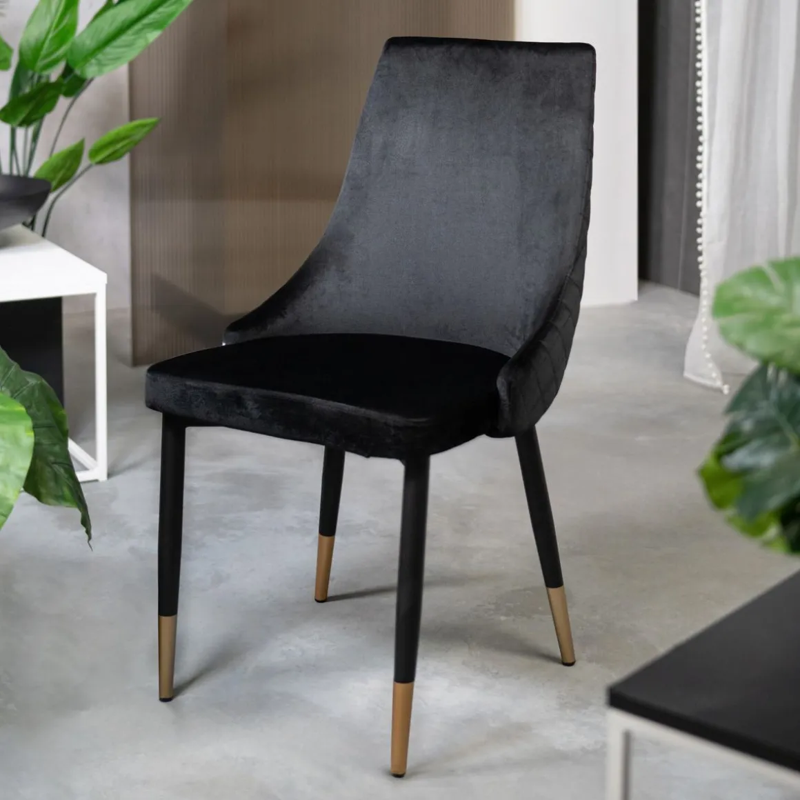 krzeslo_logan_welurowe_cz_0.webp Krzeslo Logan Welurowe Czarne 44X44X92 Cm