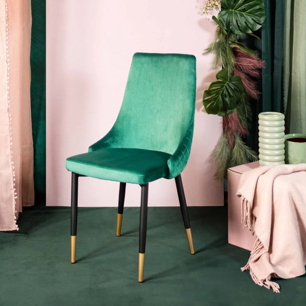 krzeslo_logan_welurowe_zi_0.webp Krzeslo Logan Welurowe Zielone 44X44X92 Cm