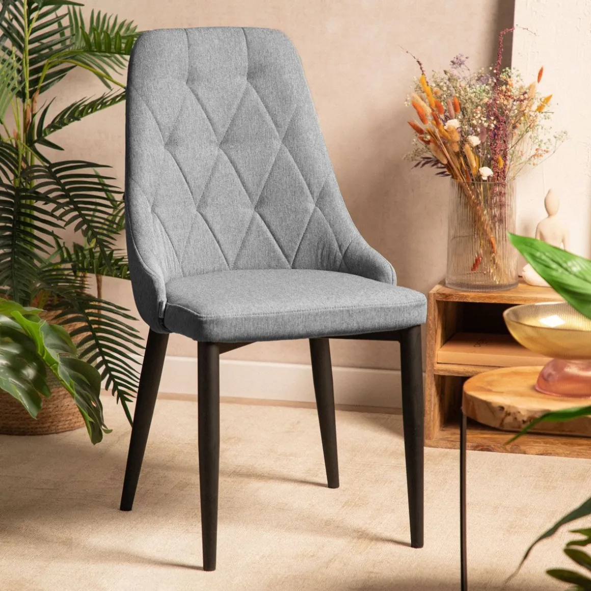 krzeslo_louis_quilter_w_t_0.webp Krzeslo Louis Quilter W Tkaninie Szare 44X59X88 Cm