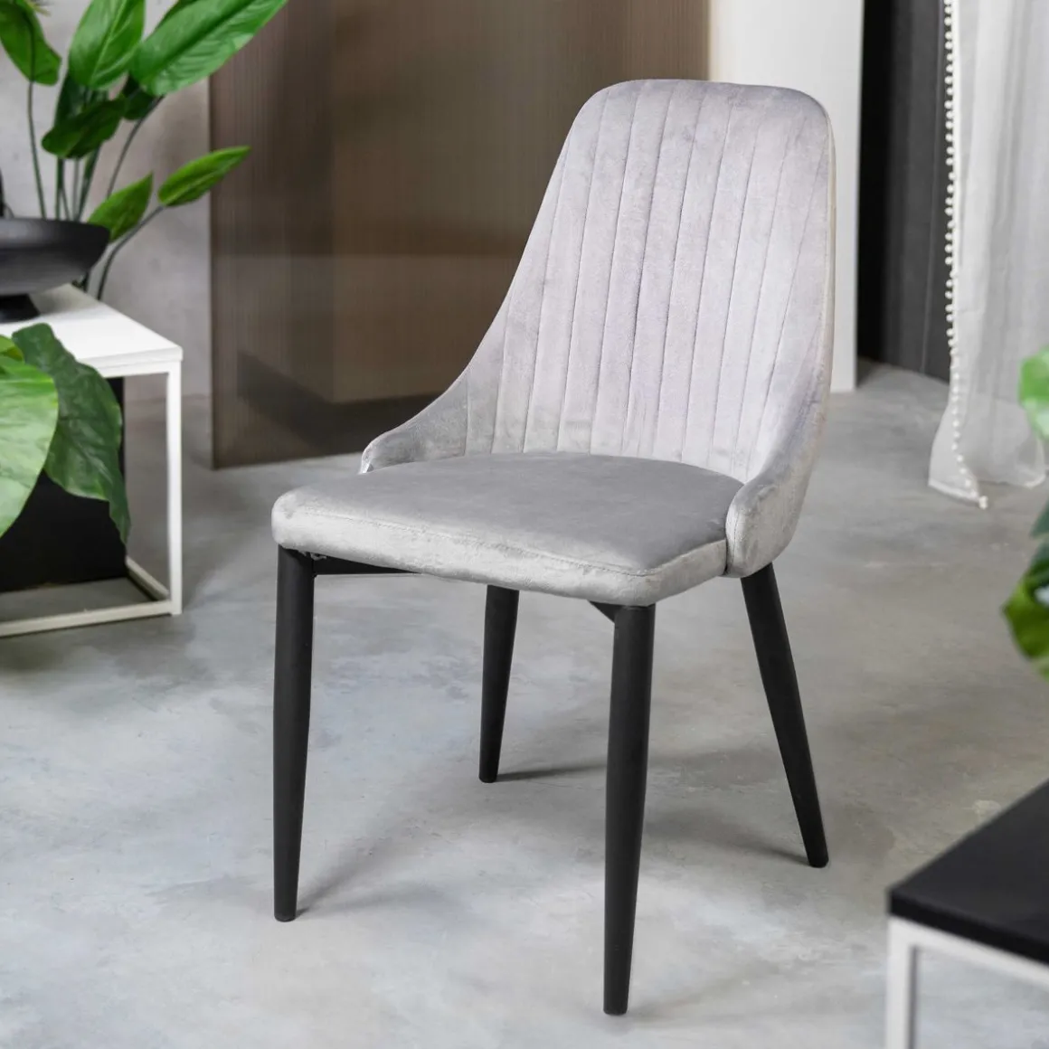 krzeslo_louis_welurowe_sz_0.webp Krzeslo Louis Welurowe Szare 44X59X88 Cm