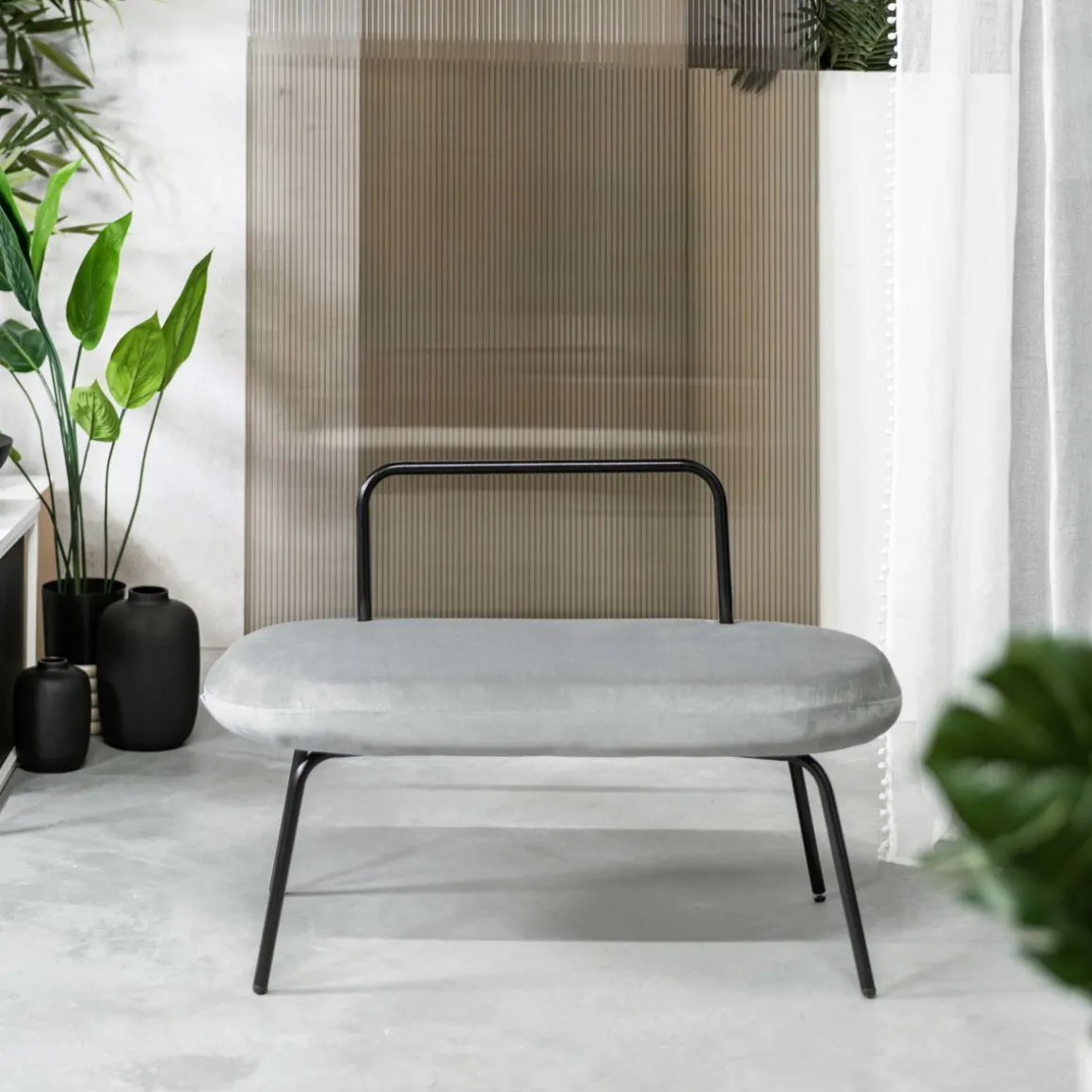 lawka_ina_w_tkaninie_jasn_0.webp Lawka Ina W Tkaninie Jasnoszara 95X45X61 Cm