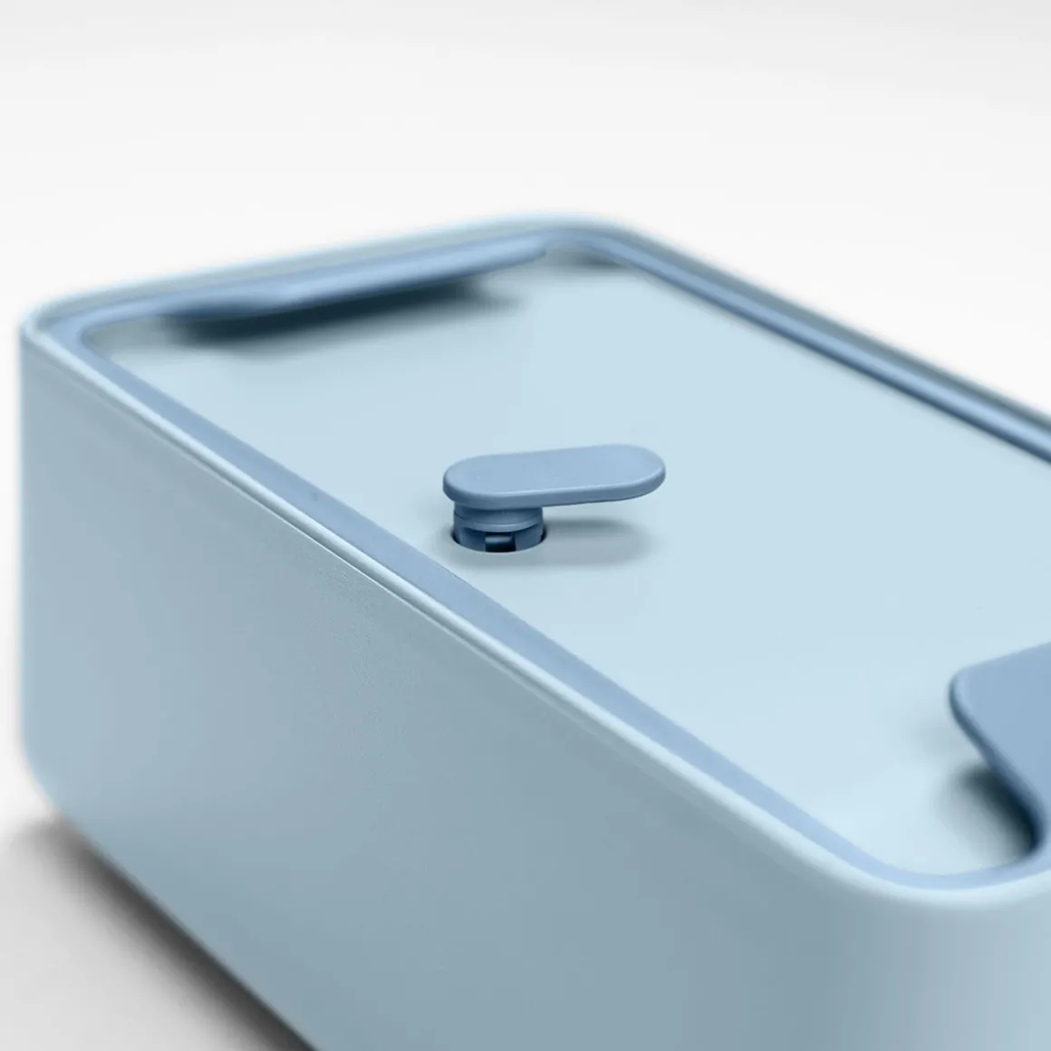 lunchbox_bauletto_niski_b_3.webp Lunchbox Bauletto Niski Blekitny 18X9,5X13,5 Cm