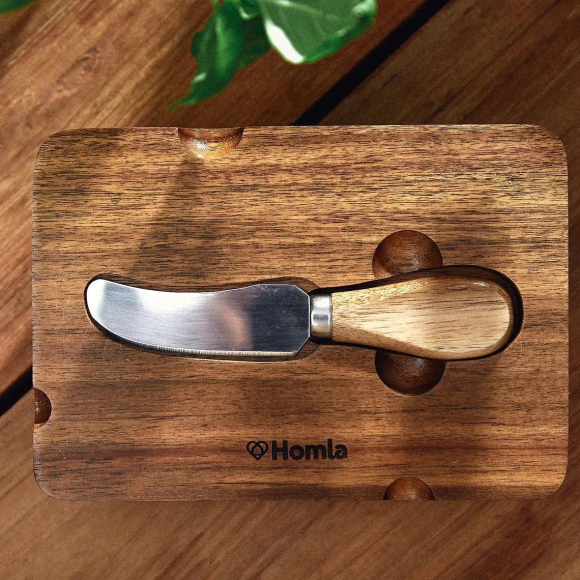 maselniczka_mooka_porcela_7.webp Maselniczka Mooka Porcelanowa Z Nozykiem I Akacjowa Pokrywka Czarna 11X16 Cm