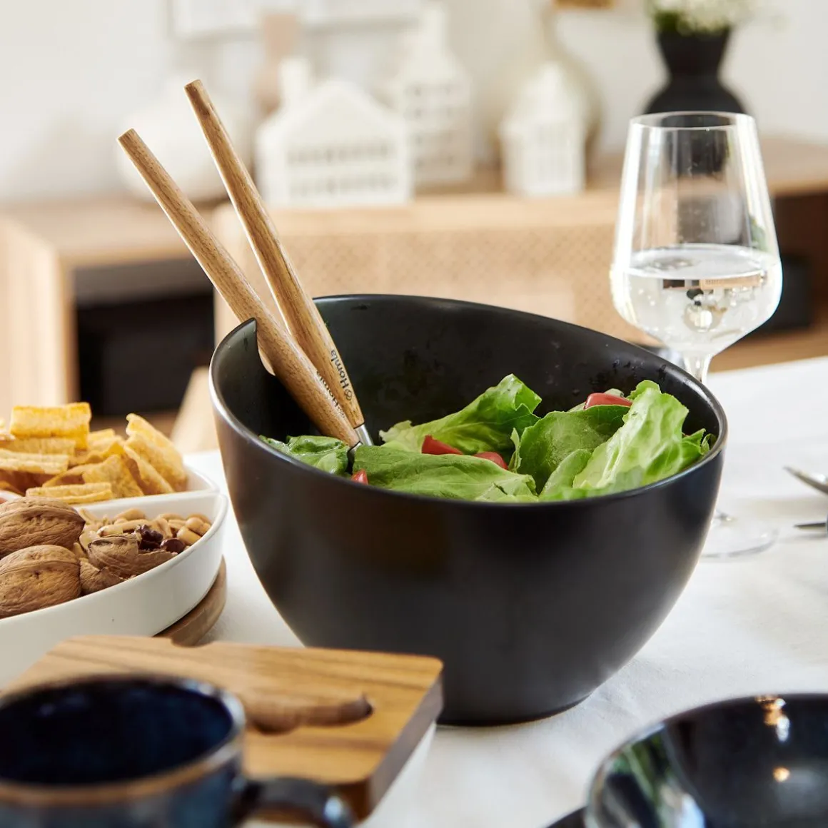 misa_mooka_do_salat_ceram_0-1.webp Misa Mooka Do Salat Ceramiczna Z Przyborami Czarna 24 Cm