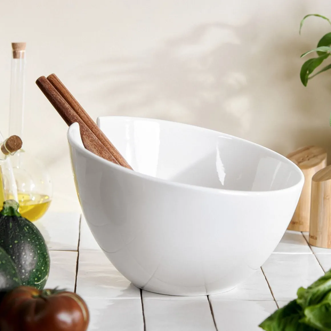 misa_mooka_do_salat_ceram_0.webp Misa Mooka Do Salat Ceramiczna Z Przyborami Biala 24 Cm