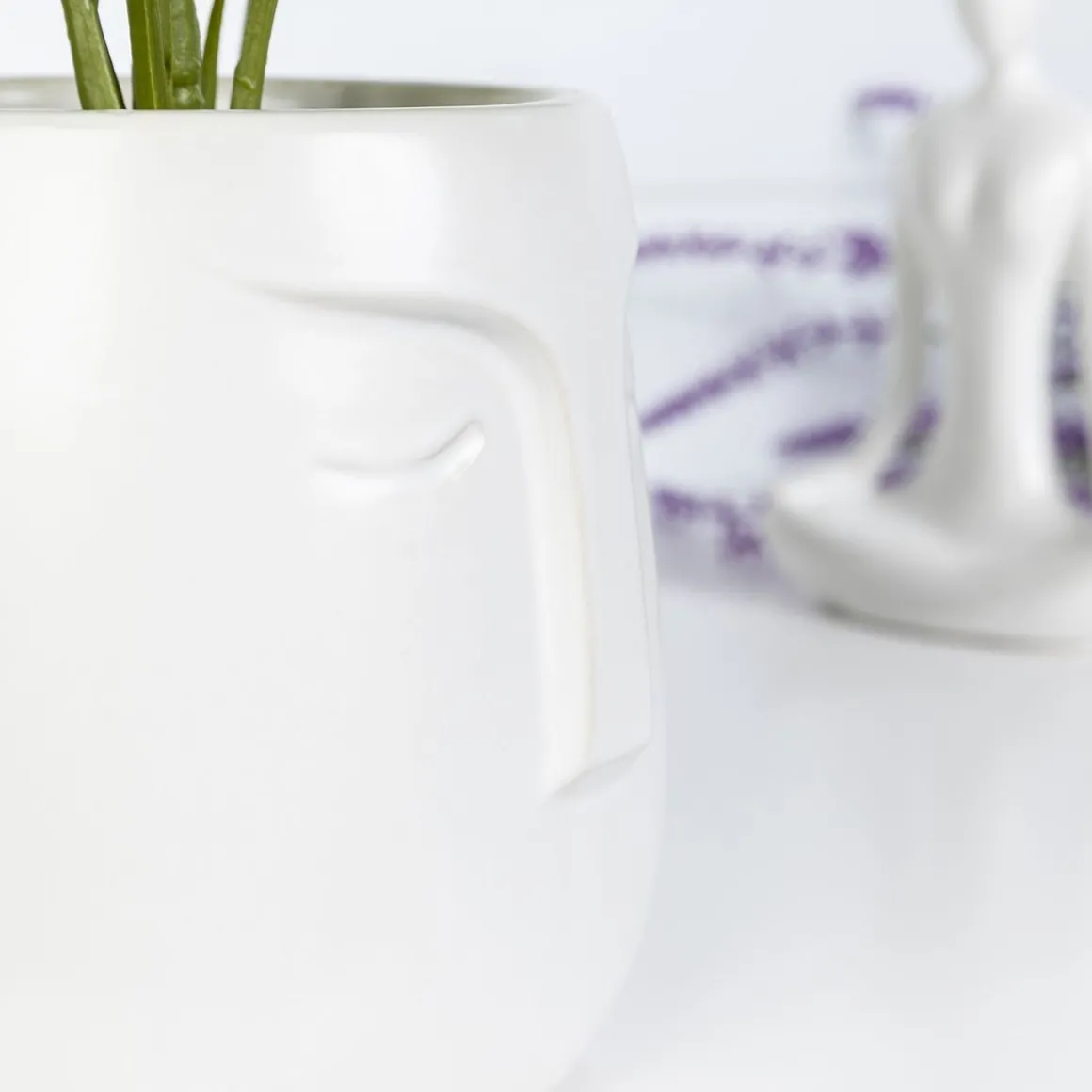 oslonka_na_doniczke_face__2-3.webp Oslonka Na Doniczke Face Biala 14X15 Cm