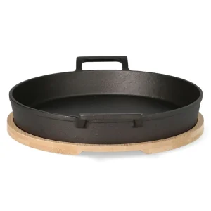 Patelnia Andreas Zeliwna Z Dwoma Uchwytami I Bambusowa Podkladka 25X20 Cm