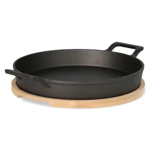 Patelnia Andreas Zeliwna Z Dwoma Uchwytami I Bambusowa Podkladka 25X20 Cm