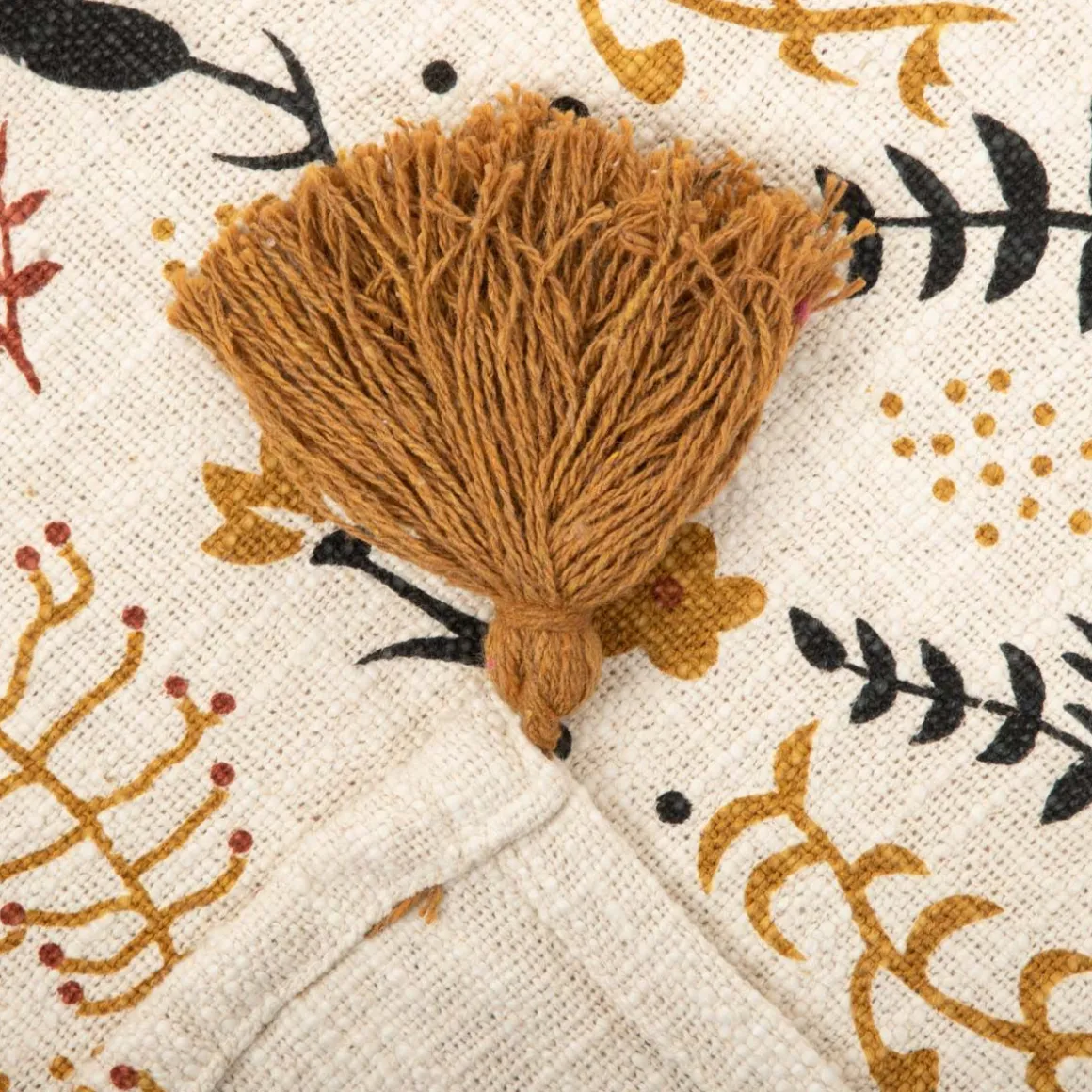 pled_taso_ze_wzorem_bezow_2.webp Pled Taso Ze Wzorem Bezowy 130X170 Cm