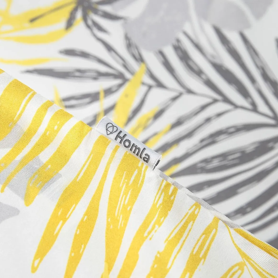 pociel_botanical_z_mikrof_3-4.webp Pościel Botanical Z Mikrofibry W Zolto-Szare Liscie 200X220 Cm