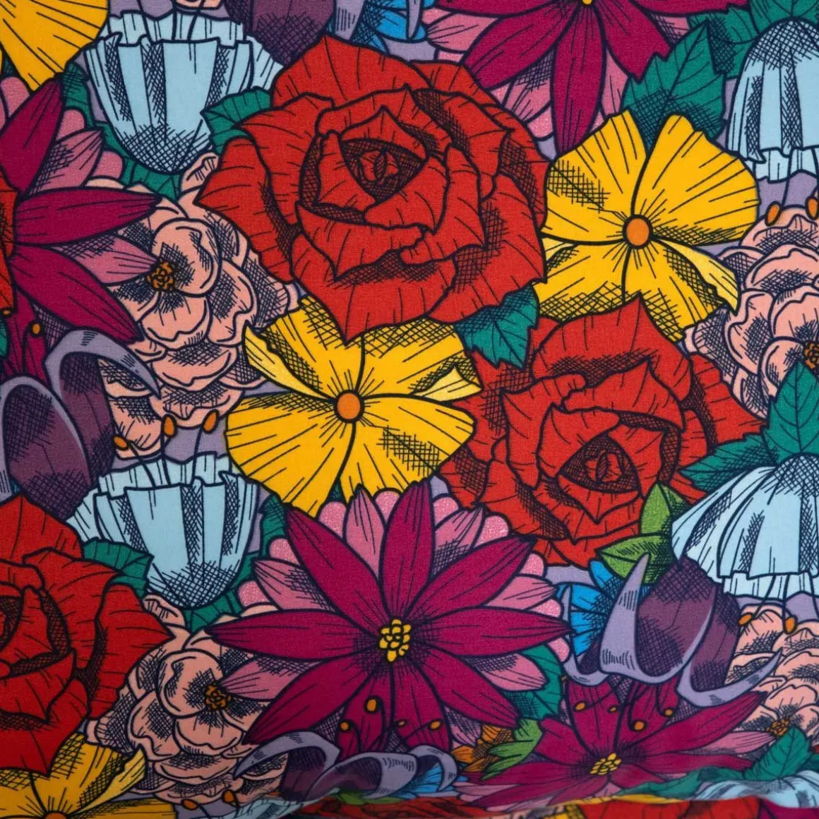 pociel_frida_kahlo_z_mikr_2-2.webp Pościel Frida Kahlo Z Mikrofibry W Kwiaty 140X200 Cm + 1*70X80 Cm