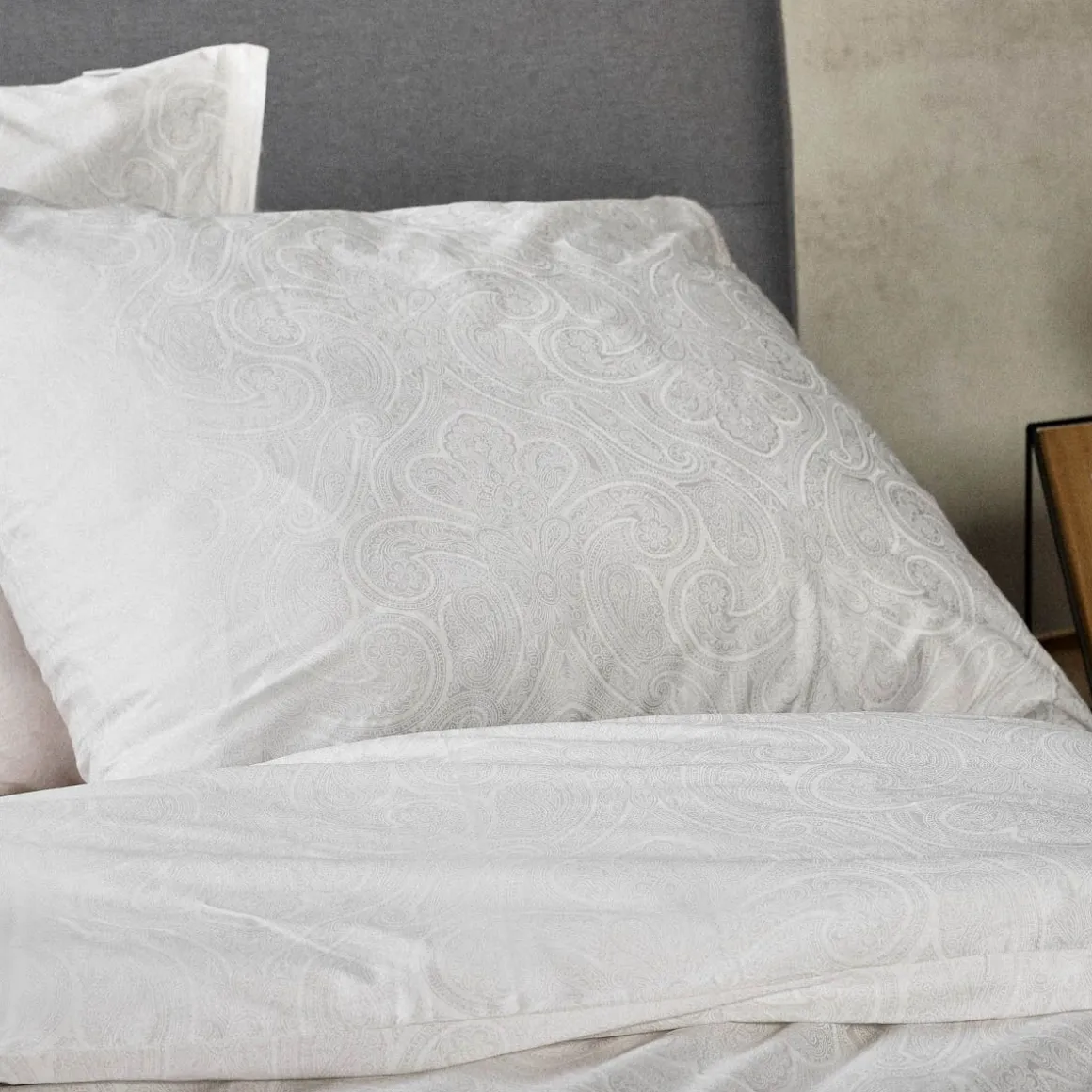 pociel_hindi_satynowa_x_c_2.webp Pościel Hindi Satynowa 160X200 Cm