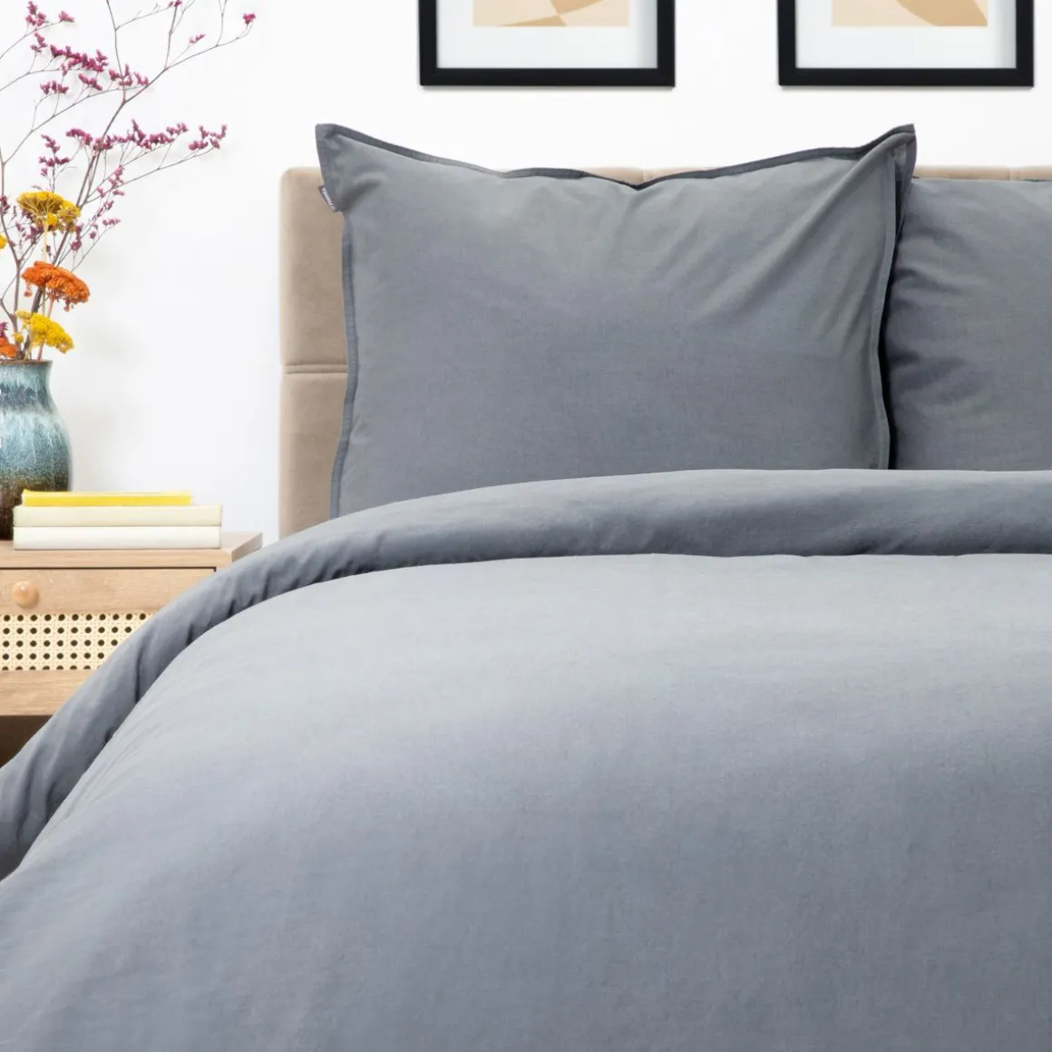 pociel_kinsey_bawelniana__0.webp Pościel Kinsey Bawelniana Grafitowa Z Denimowym Szwem 140X200 + 1*50X60 Cm