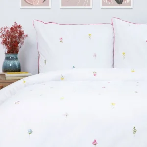 Pościel Sadie Bawelniana W Kwiatki Z Rozowa Lamowka 200X220 + 2*50X60 Cm