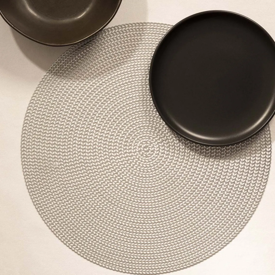 podkladka_do_jadalni_skin_0-1.webp Podkladka Do Jadalni Skine Srebrna 38 Cm