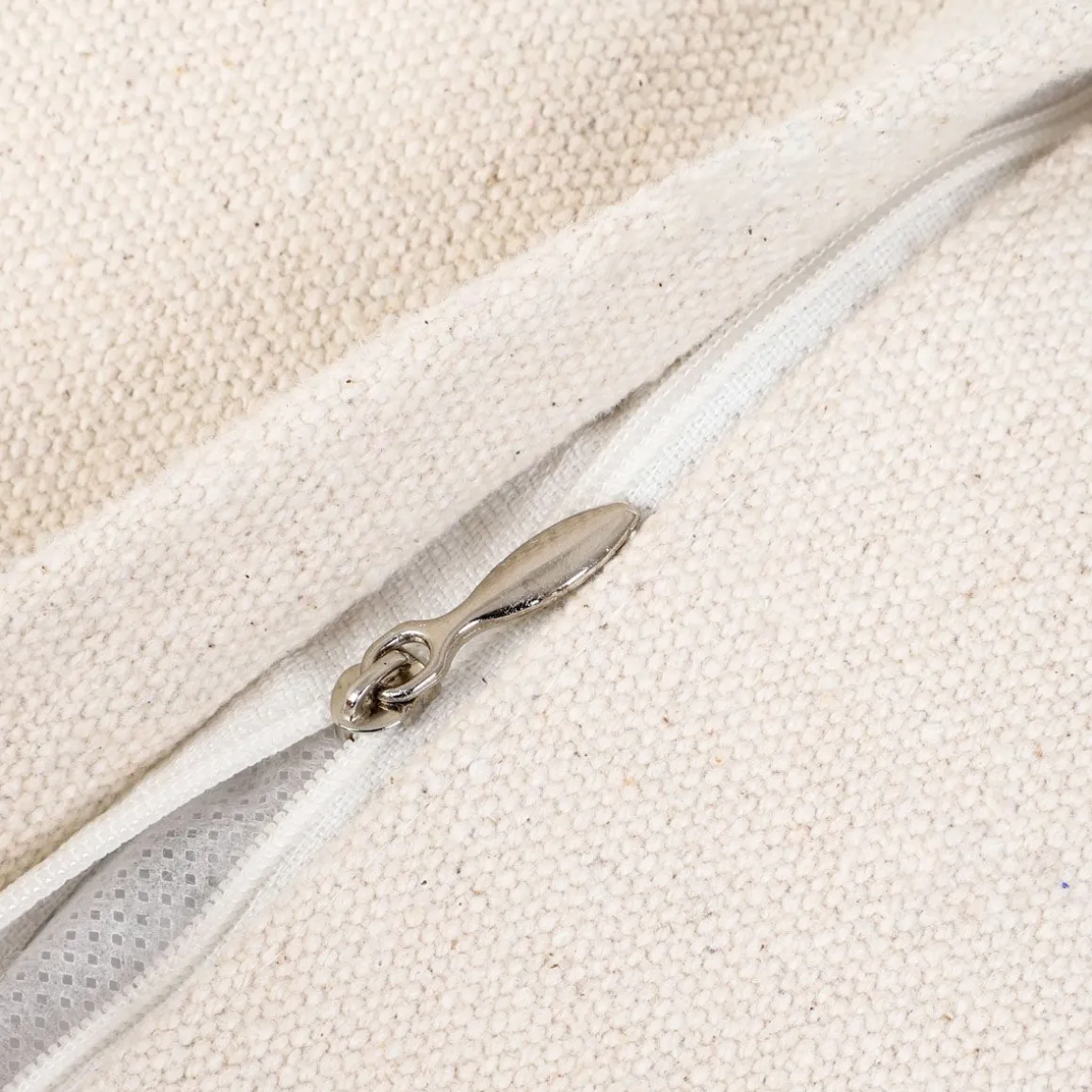 poszewka_barril_z_kolorow_3.webp Poszewka Barril Z Kolorowa Aplikacja 45X45 Cm