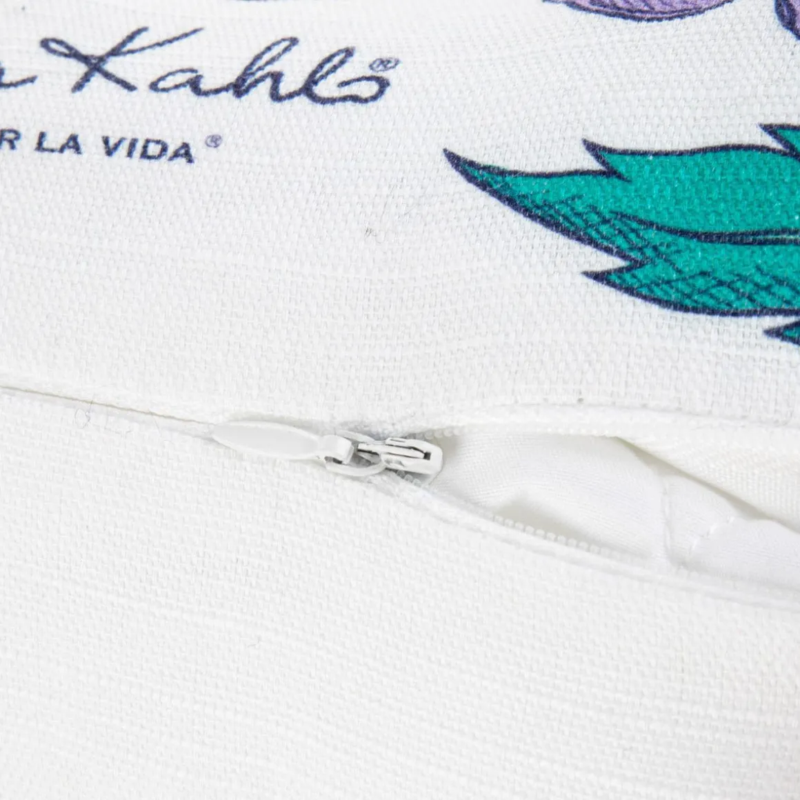 poszewka_frida_kahlo_z_gr_3.webp Poszewka Frida Kahlo Z Granatowymi Fredzlami 45X45 Cm