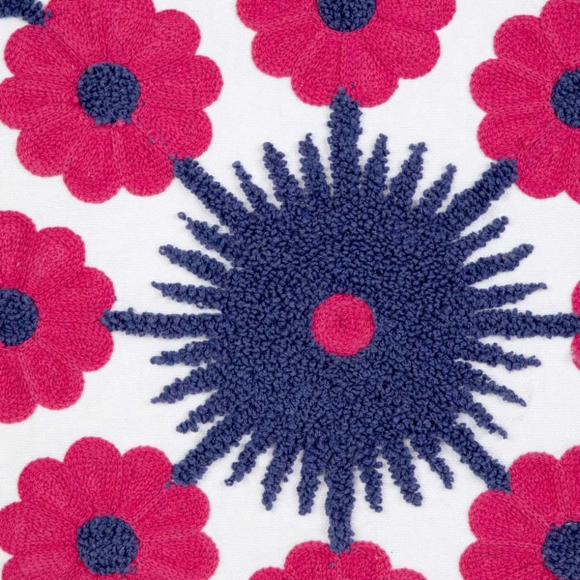 poszewka_ganti_w_wyszywan_2-1.webp Poszewka Ganti W Wyszywane Kwiaty 45X45 Cm