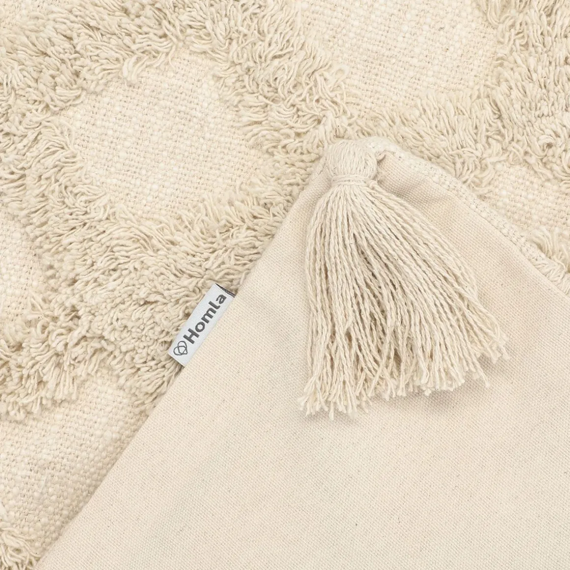 poszewka_monto_bezowa_z_f_5.webp Poszewka Monto Bezowa Z Fredzlami I Zdobieniami 45X45 Cm