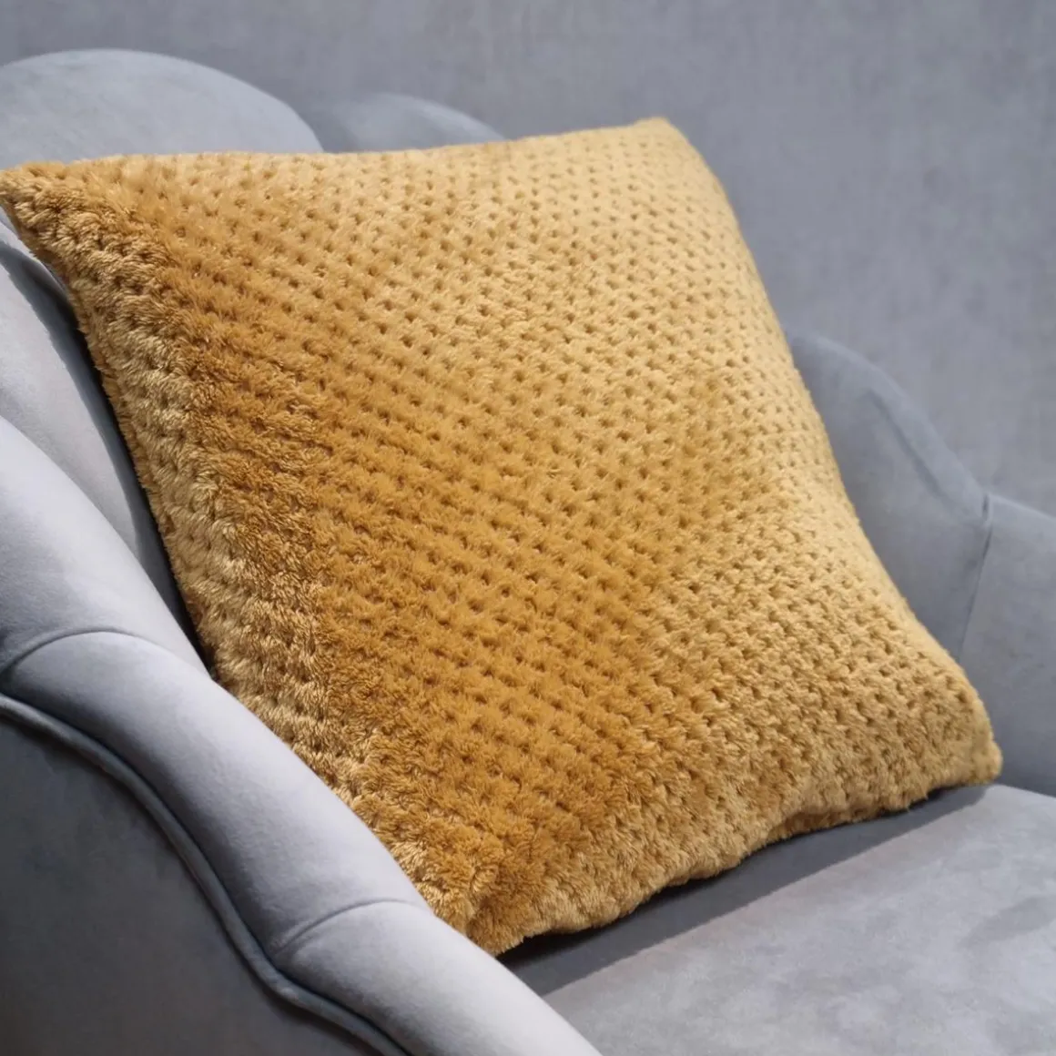 poszewka_noah_ziarnka_ryz_2-3.webp Poszewka Noah Ziarnka Ryzu Musztardowa 45X45 Cm