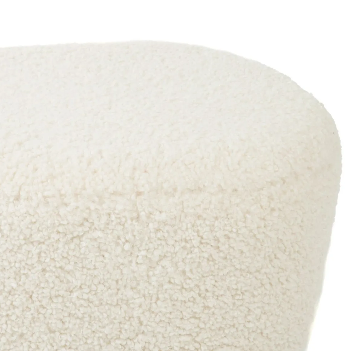 pufa_alda_boogie_bezowa_w_3.webp Pufa Alda Boogie Bezowa W Tkaninie Teddy 50X40X31 Cm