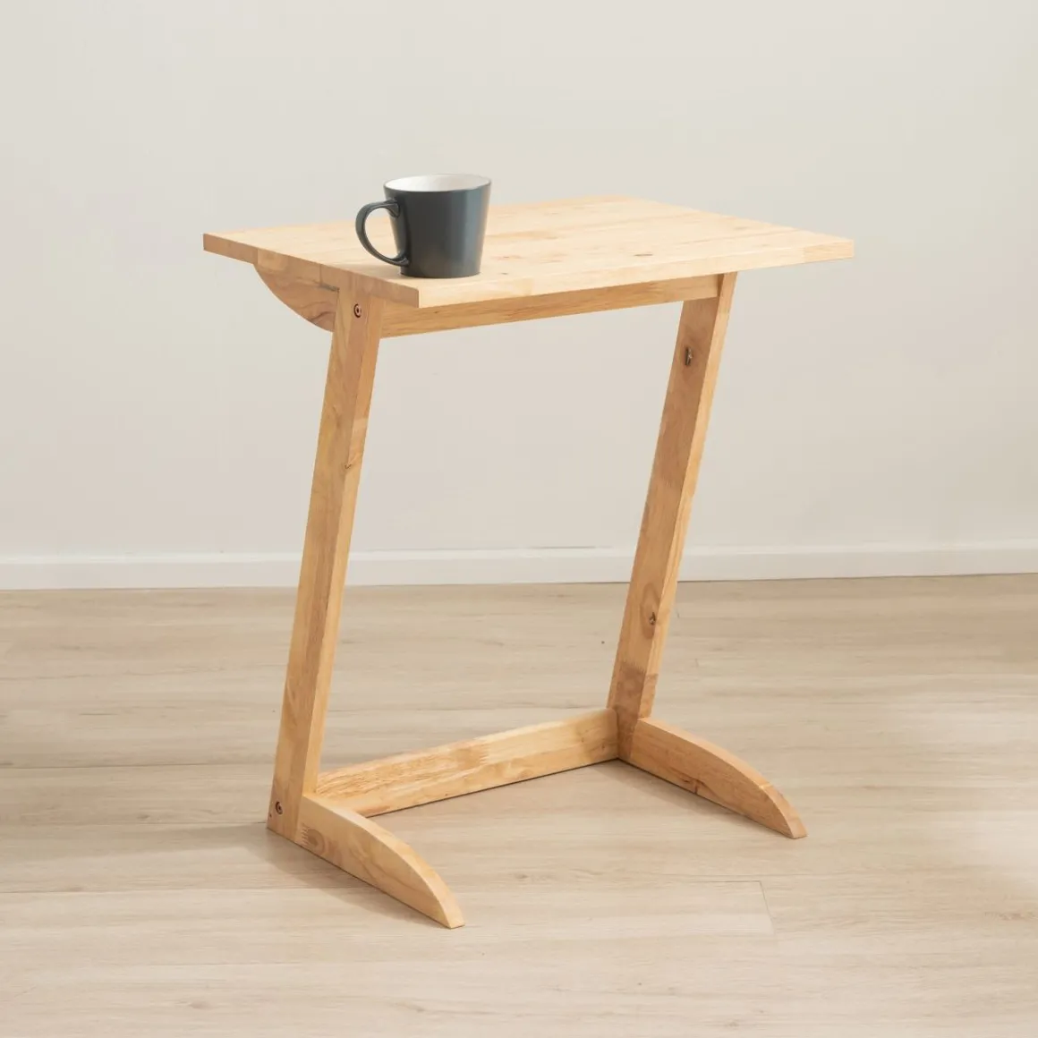 stolik_pomocniczy_raffles_2.webp Stolik Pomocniczy Raffles Naturalny 50X40X61 Cm