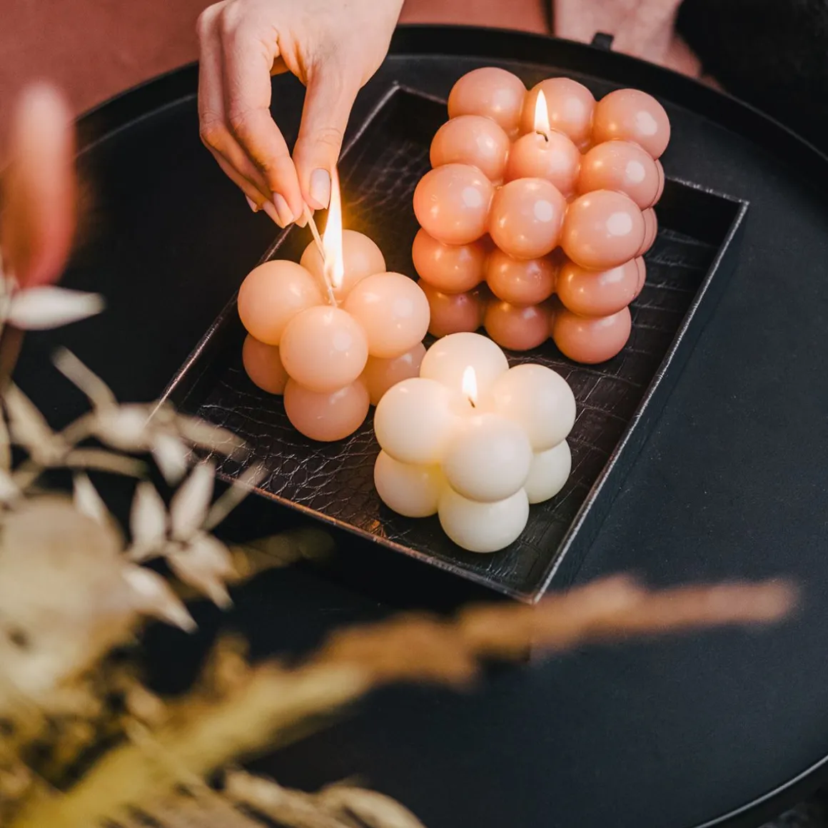 swieca_bubble_jasnorozowa_0.webp Swieca Bubble Jasnorozowa 6X6X6 Cm