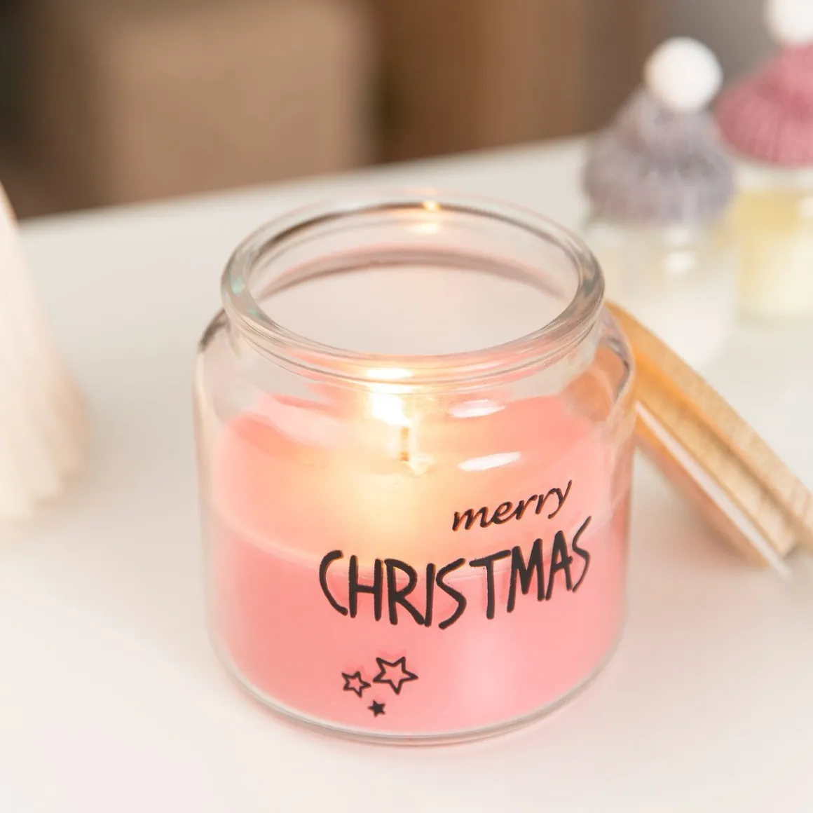 swieca_joa_zapachowa_rozo_4.webp Swieca Joa Zapachowa Rozowa 10 Cm