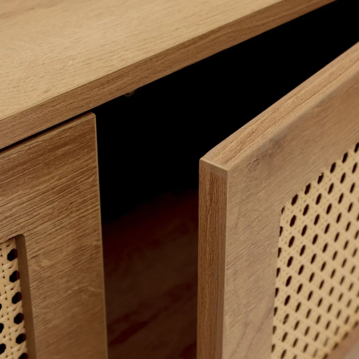 szafka_rtv_haga_z_rattane_7.webp Szafka Rtv Haga Z Rattanem I Z Metalowymi Nogami 140X40X44 Cm