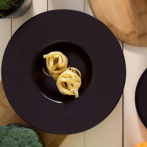 Talerz Famelio Do Pasty Czarny 28 Cm