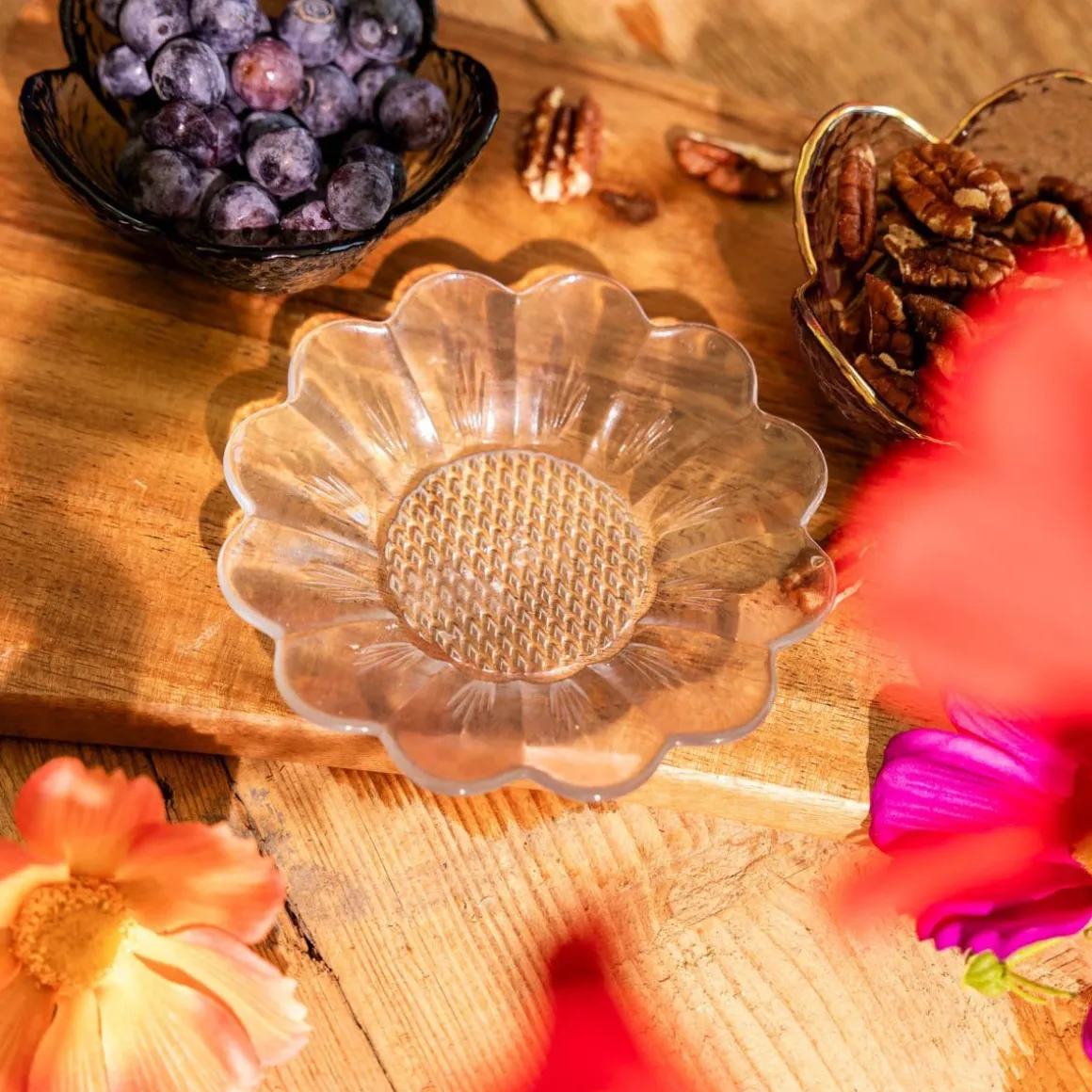 talerzyk_caren_w_ksztalci_0.webp Talerzyk Caren W Ksztalcie Kwiatka Transparentny 11 Cm