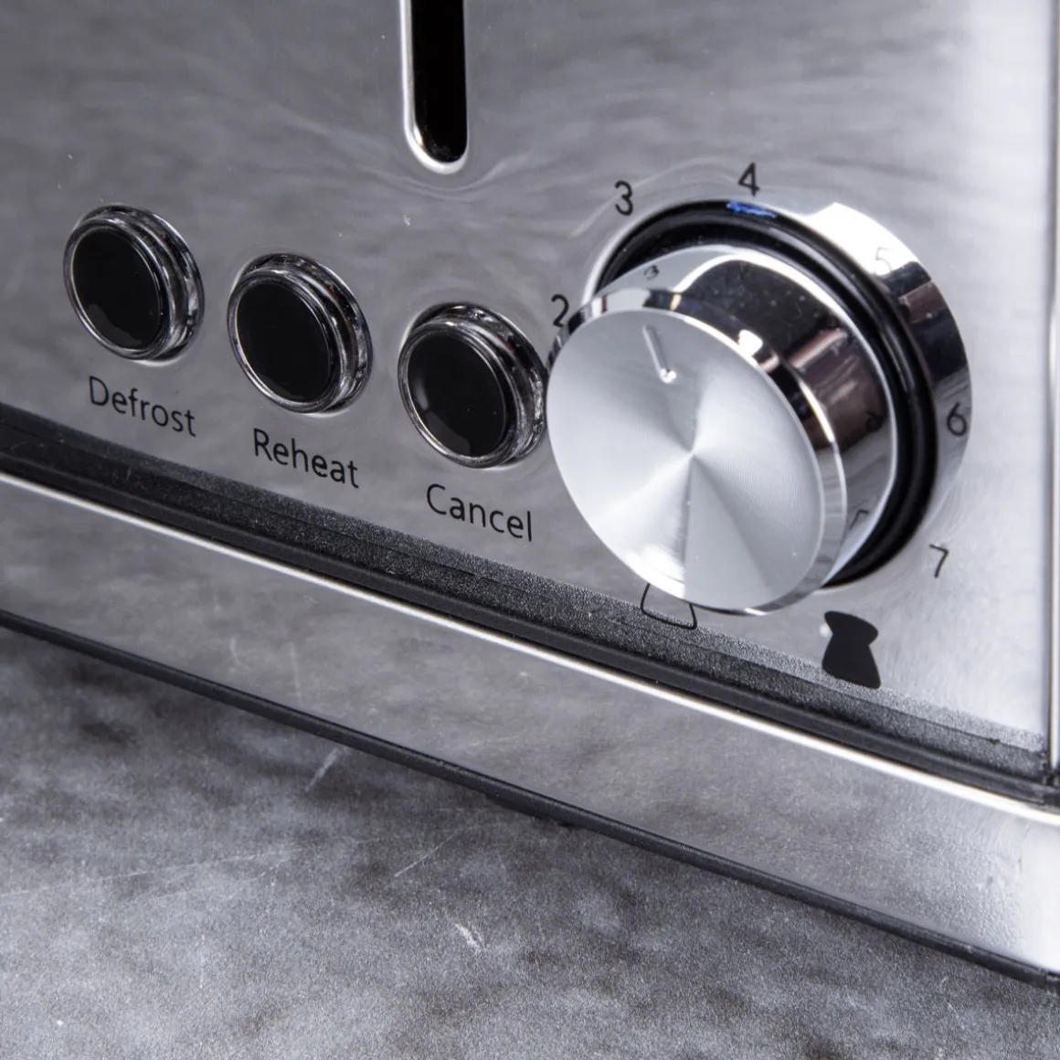 toster_metallic_black_kan_3.webp Toster Metallic Black 2-Kanapkowy 750-850 W