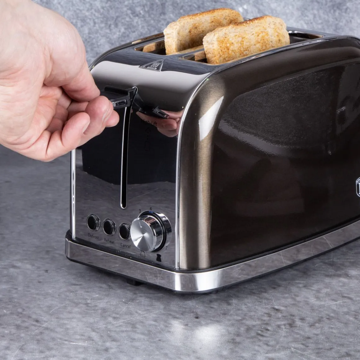 toster_metallic_black_kan_6.webp Toster Metallic Black 2-Kanapkowy 750-850 W