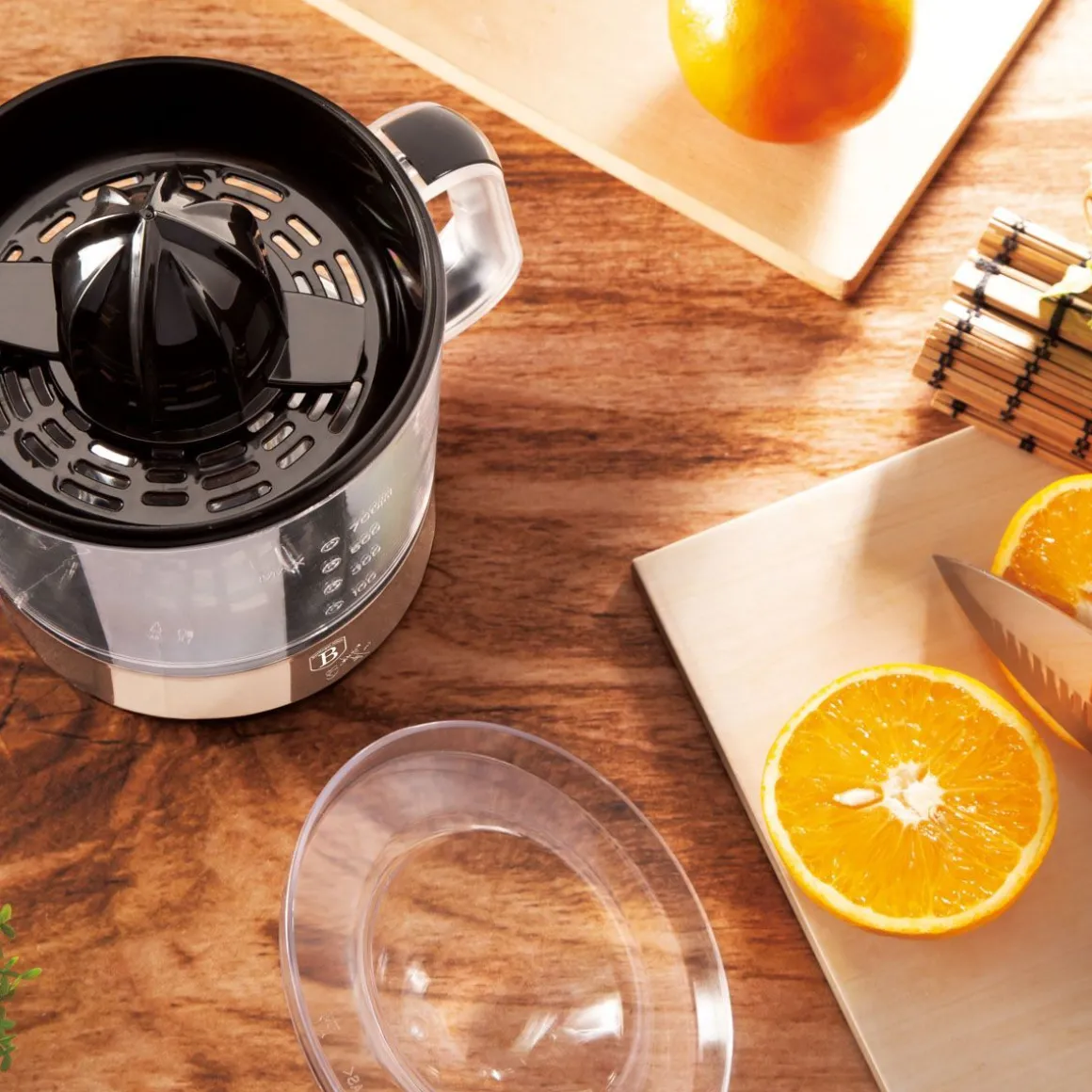 wyciskarka_do_cytrusw_ros_2.webp Wyciskarka Do Cytrusów Rose Gold Elektryczna 40 W 700 Ml