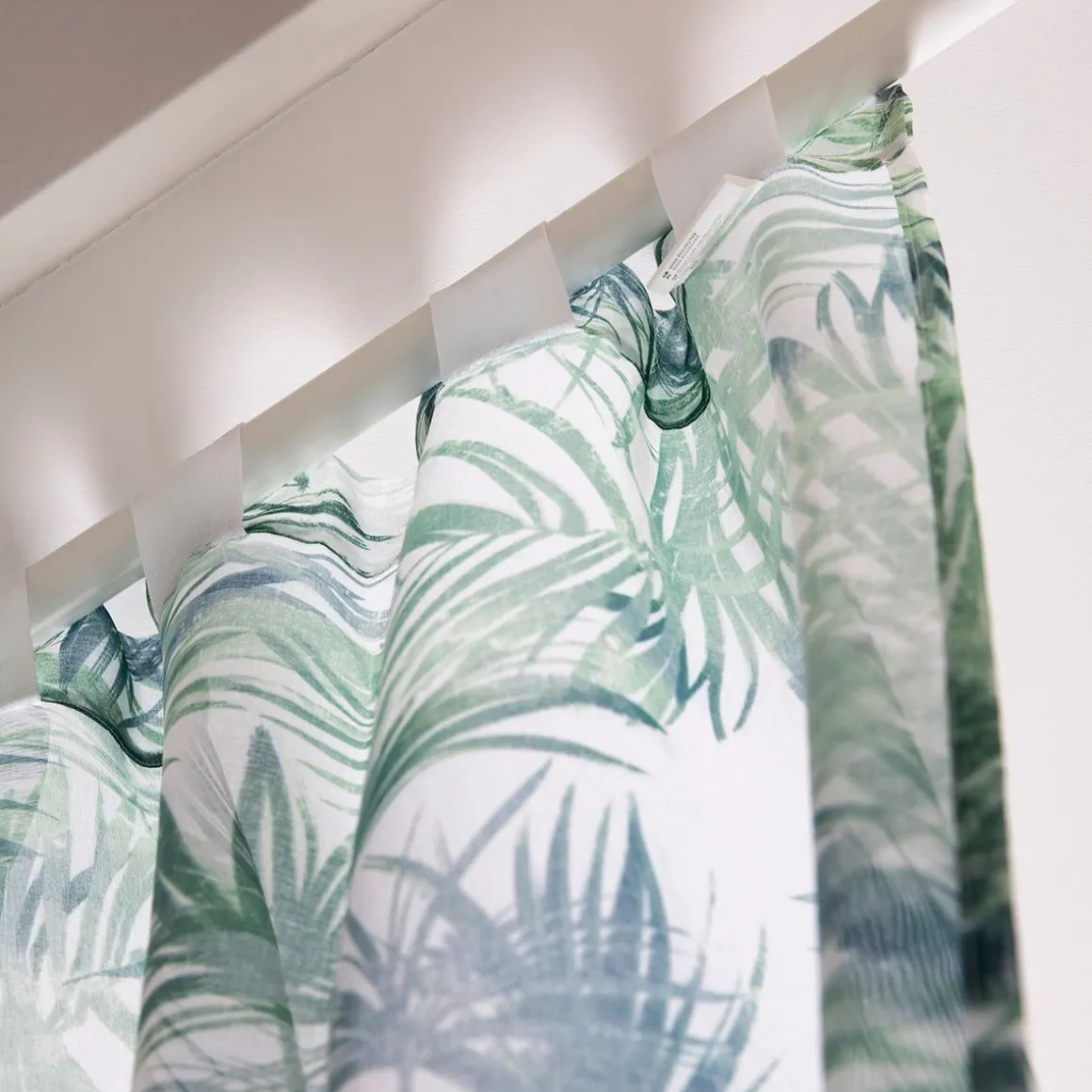 zaslona_dail_w_zielone_li_8.webp Zaslona Dail W Zielone Liscie 140X250 Cm